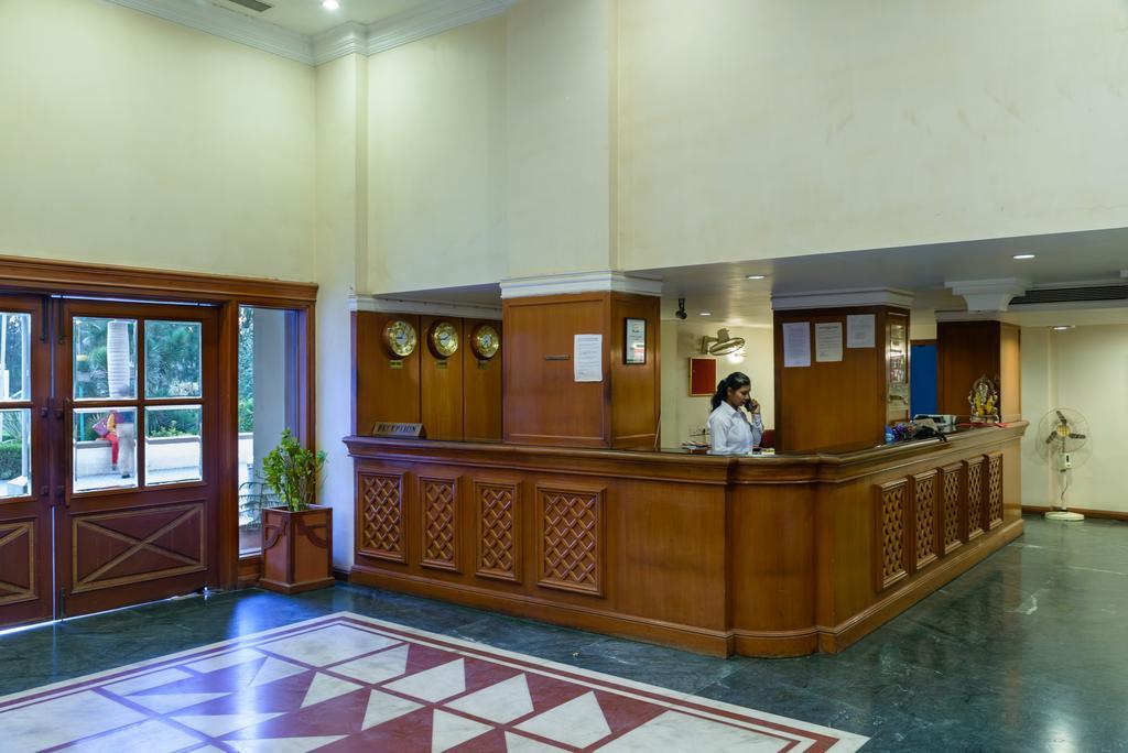 Gāndhīdhām Quality Inn Palms מראה חיצוני תמונה