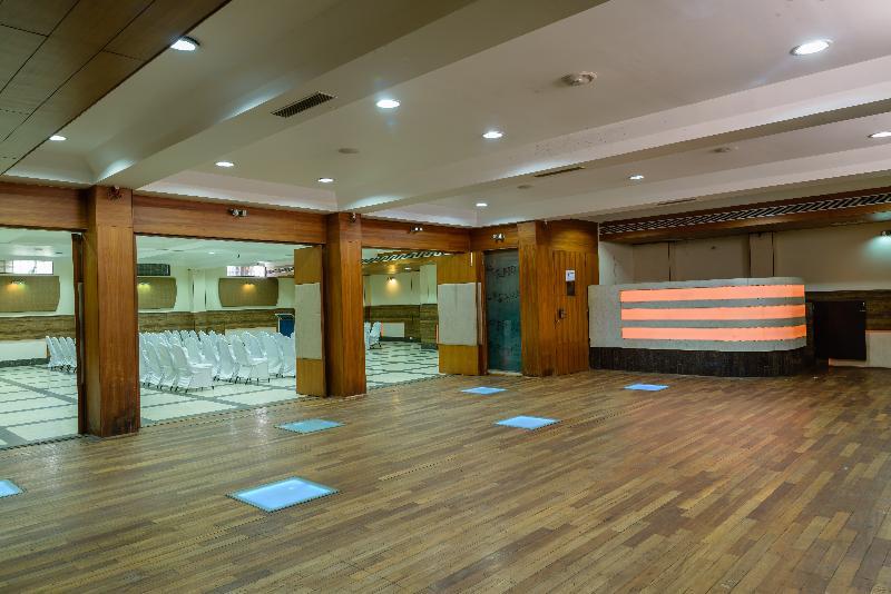 Gāndhīdhām Quality Inn Palms מראה חיצוני תמונה