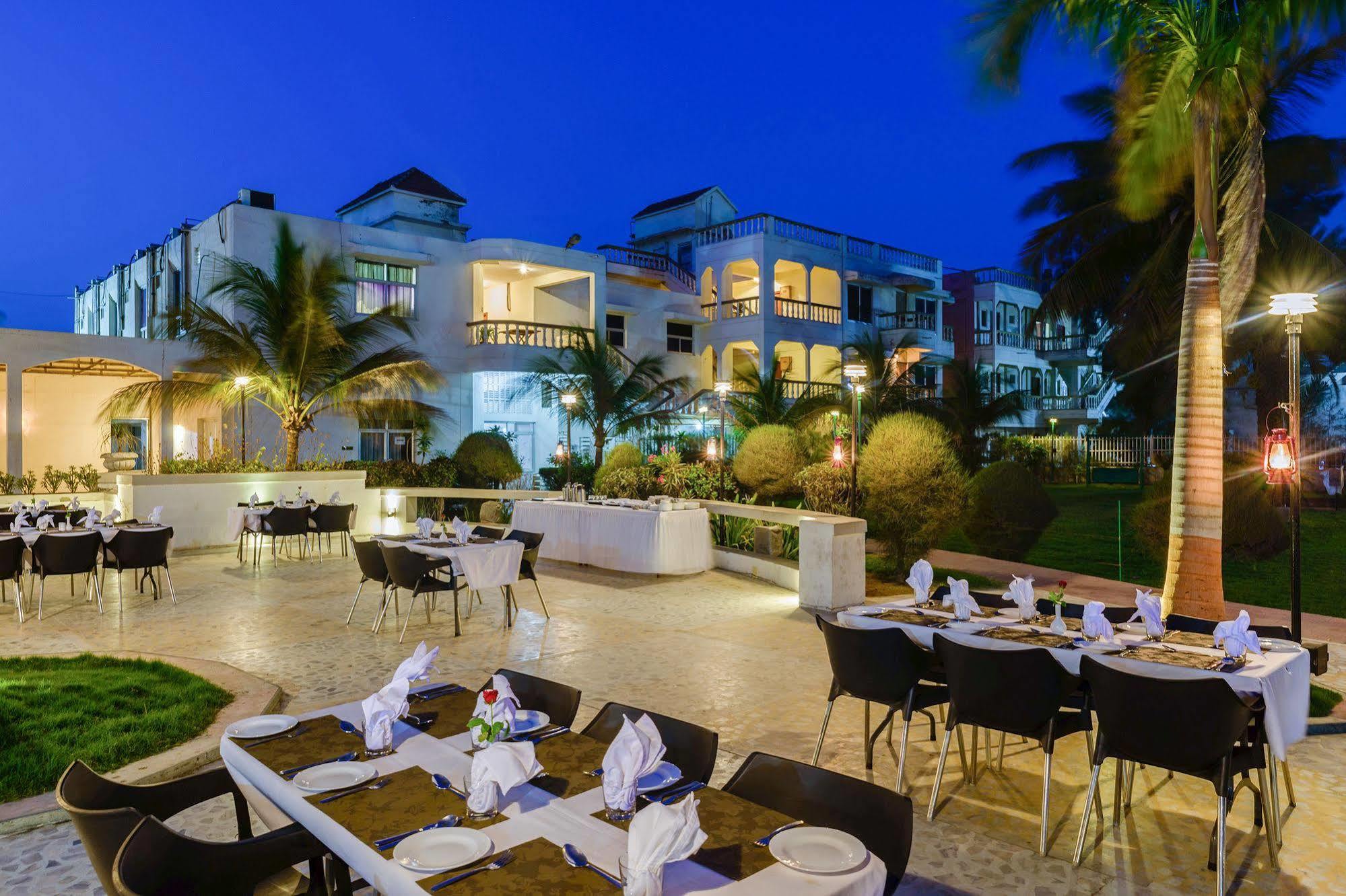 Gāndhīdhām Quality Inn Palms מראה חיצוני תמונה